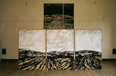 2005 "Lorenzago Aperta" Lorenzago di Cadore - Belluno Installazione- panelli di massonite, tele, carte, pgmenti, acrilici, dimensioni varie