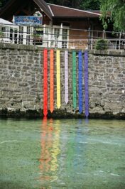 2005 "Ibridames" Interventi sul Fiume Torre- Tarcento- UD Installazione"A che livello è oggi il colore?" tavole colorate pigmenti -dimensioni varie