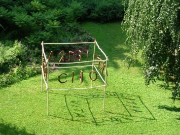 "Call Internazionale Land Art in Cascina EXPO 2015" Installazione " Parola come Seme" alla Scuola Agraria di Monza opera degli artisti Flavio Da Rold e Giorgio Vazza