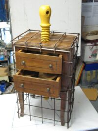  "Sesreter" Comodino fine 800 - Rete mettallica, vire