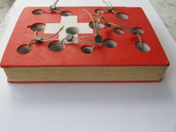 2019 "Libro oggetto - I Segreti della Valle dell'Emme" libro, spago, sigilli in piombo, pgmenti- dm. 14 x 21